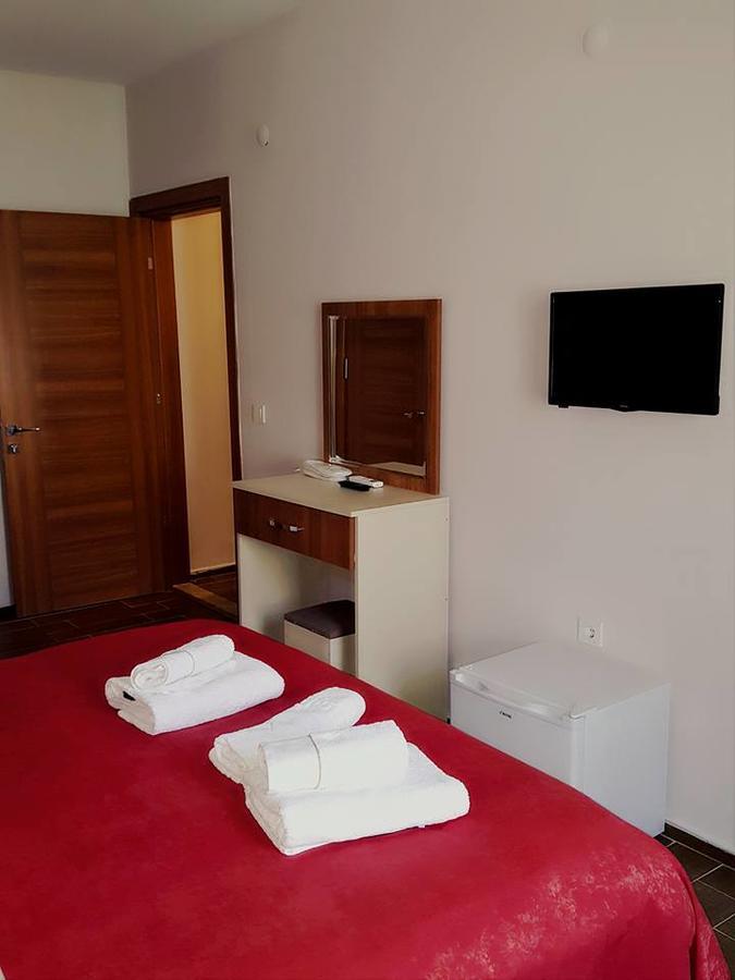 Deniz Hotel Yenifoca Luaran gambar