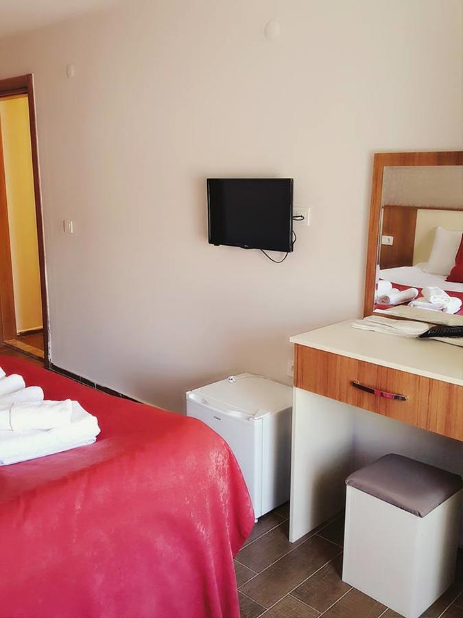 Deniz Hotel Yenifoca Luaran gambar
